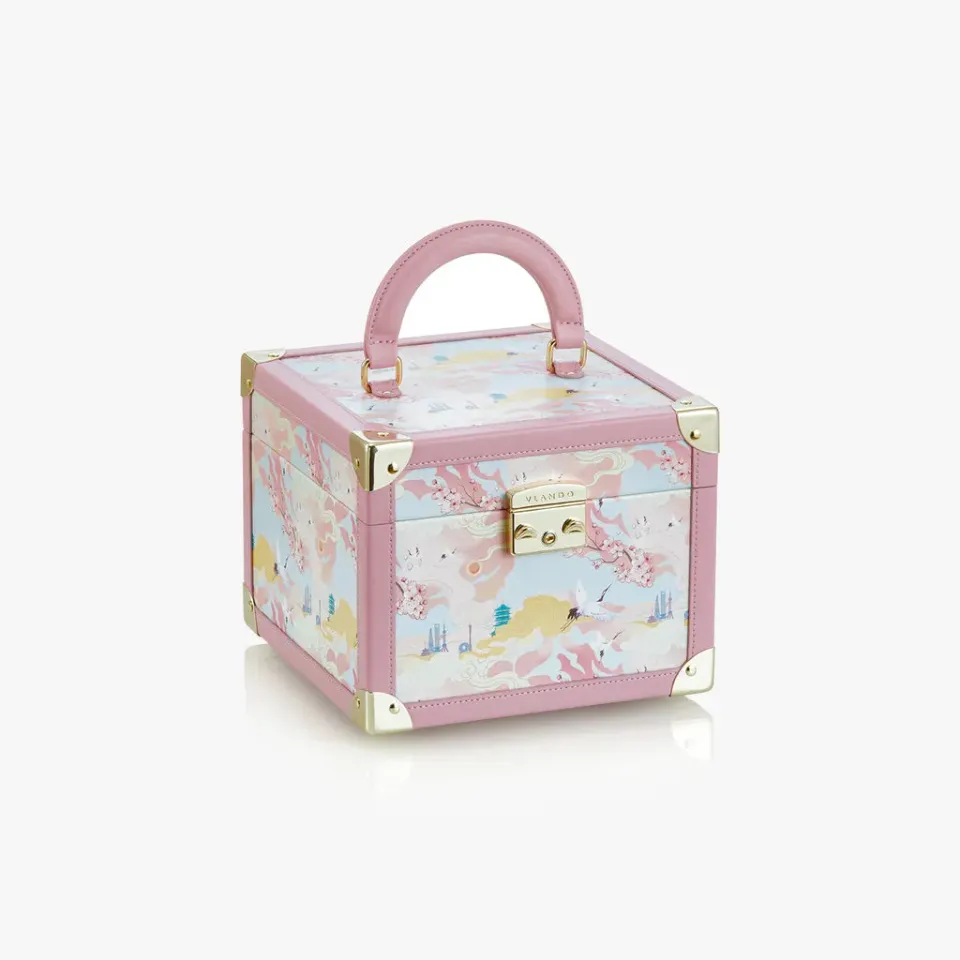 Vlando Quiet Luxe Atelier Bloom korurasia peilillä